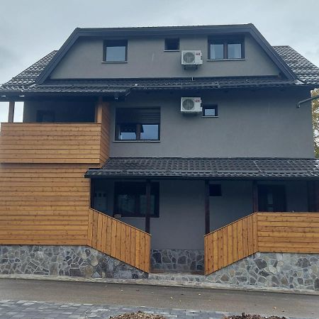 4 Seasons Guest House ラコヴィツァ エクステリア 写真