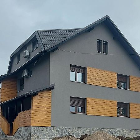 4 Seasons Guest House ラコヴィツァ エクステリア 写真