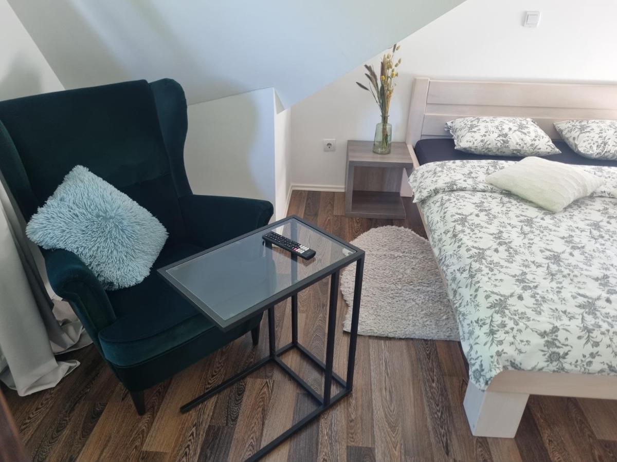 4 Seasons Guest House ラコヴィツァ エクステリア 写真