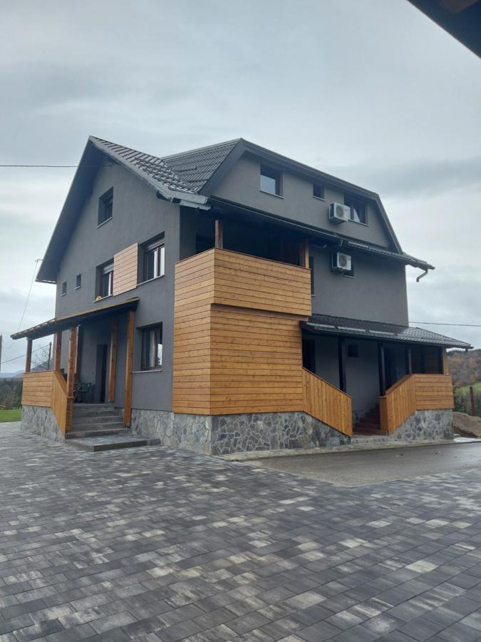 4 Seasons Guest House ラコヴィツァ エクステリア 写真